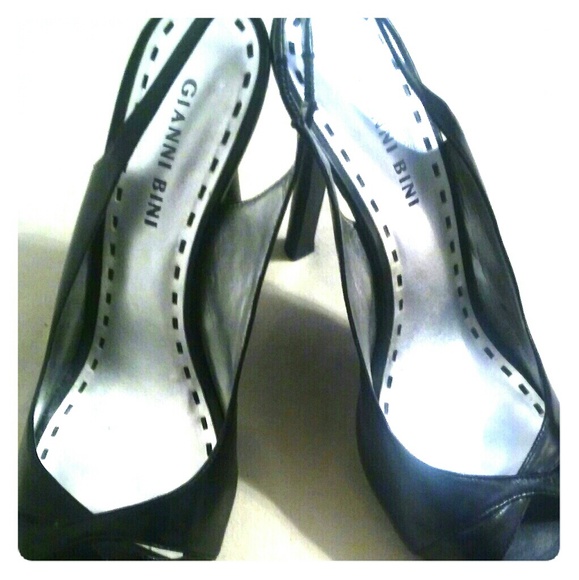 Gianni Bini Shoes - 2/$10Gianni Bini Black Slingbacks with open toe